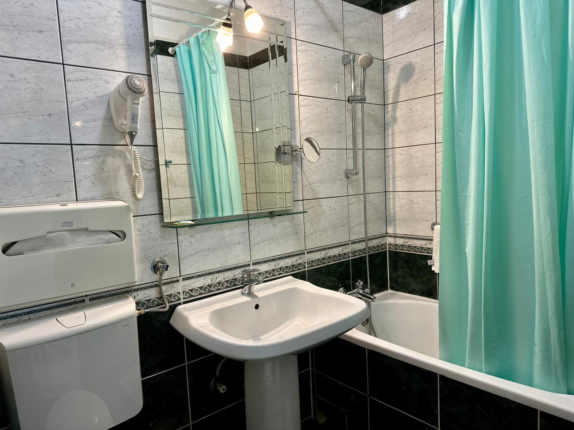 Central 25 Podgorica Luaran gambar