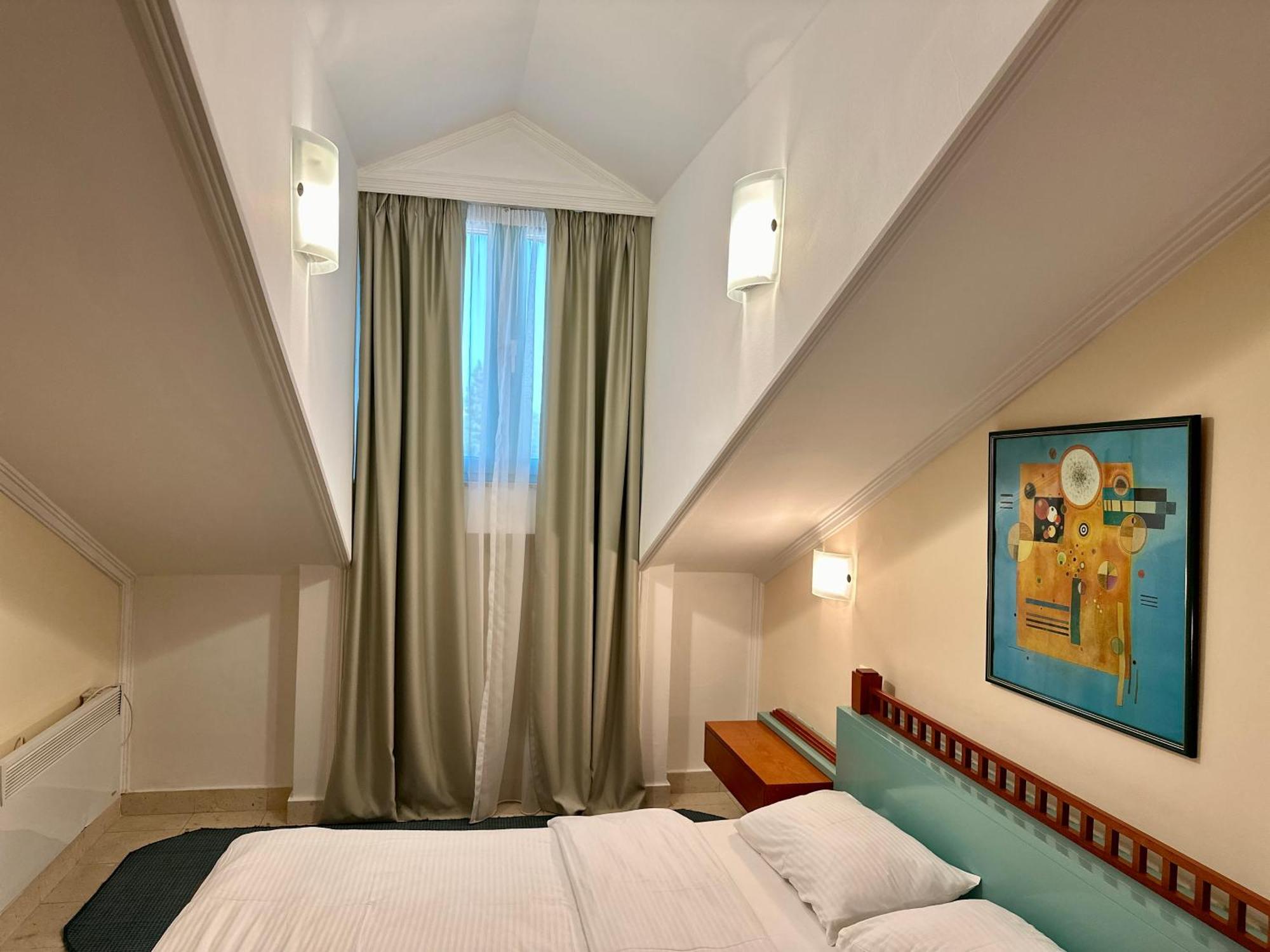 Central 25 Podgorica Luaran gambar