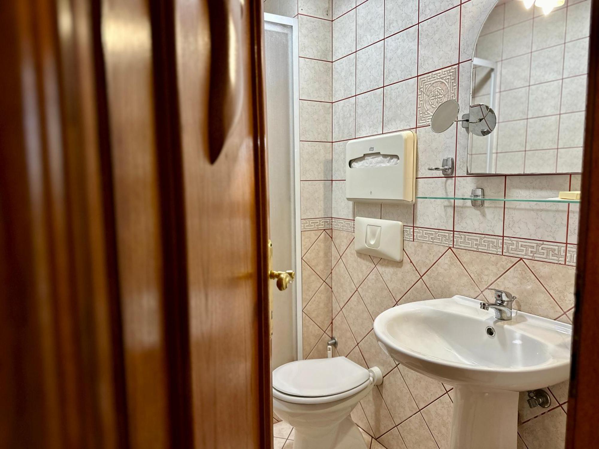 Central 25 Podgorica Luaran gambar