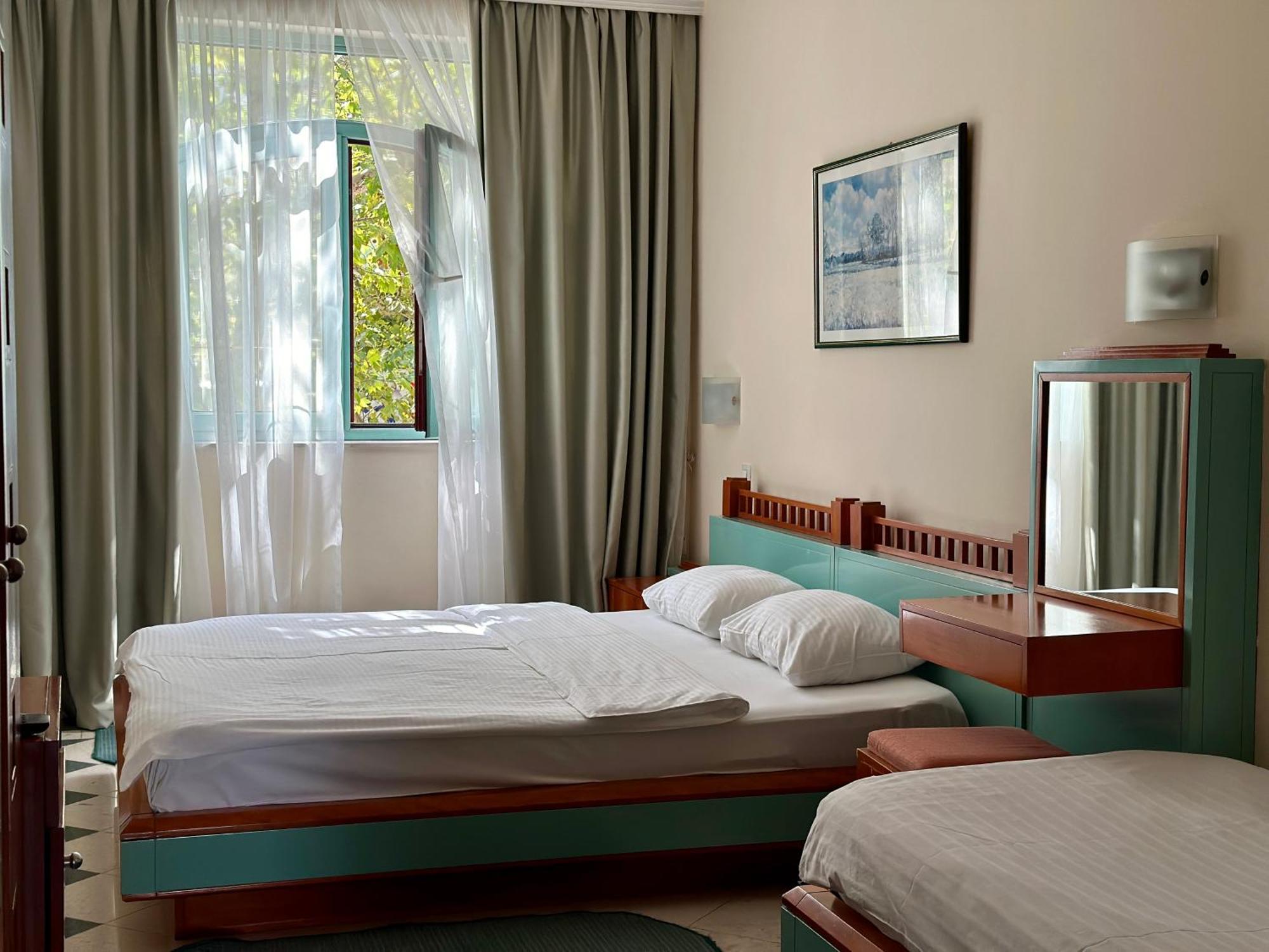 Central 25 Podgorica Luaran gambar