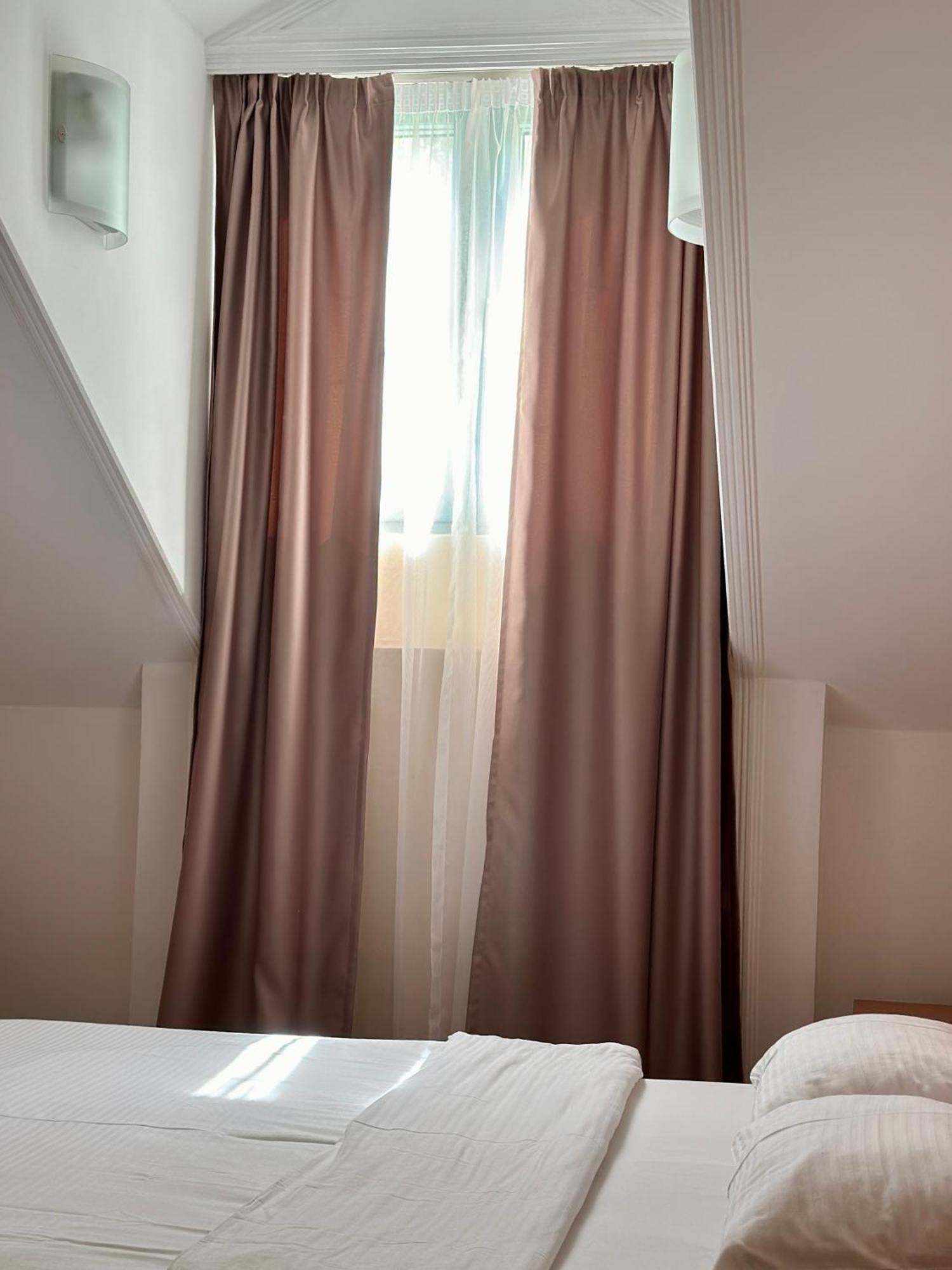 Central 25 Podgorica Luaran gambar