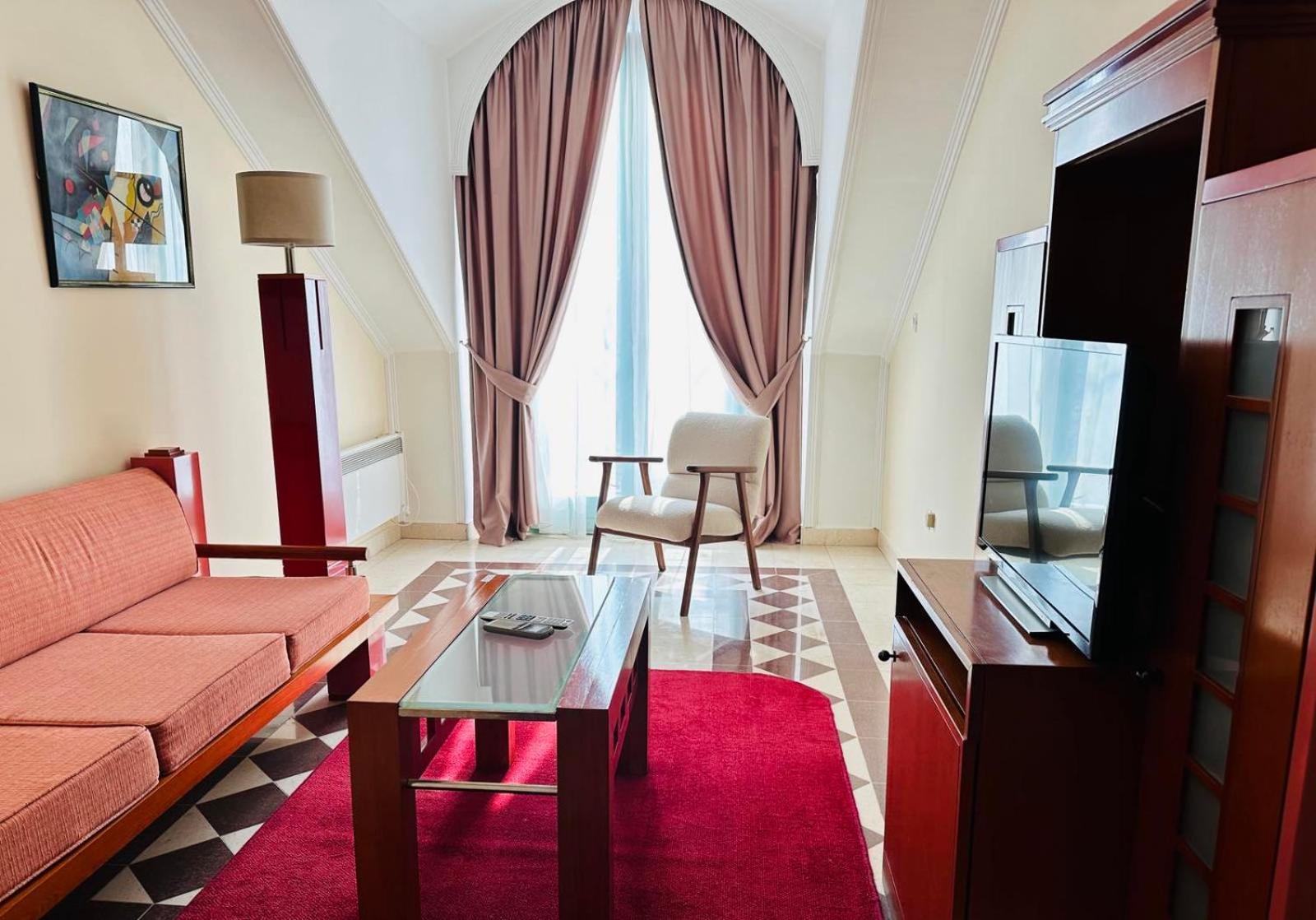 Central 25 Podgorica Luaran gambar